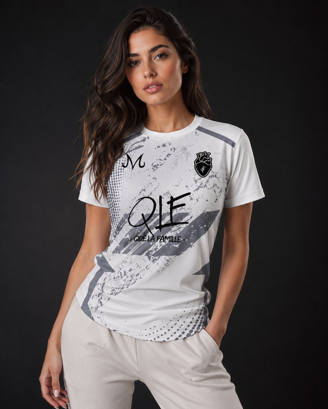 Femme portant le maillot QLF Palm Era Blanc